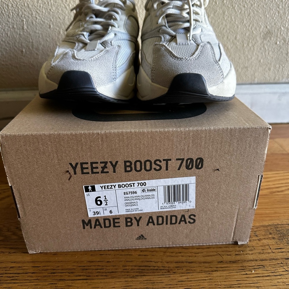 Adidas Yeezy Boost 700 Sneakers